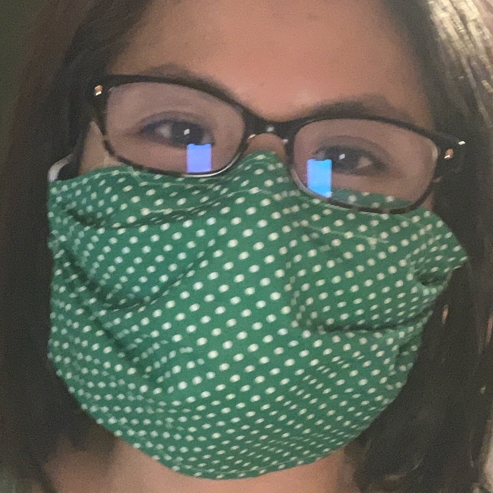 MASK WITH TWO SIDE COLOR